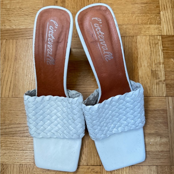 White Intervalle heels - Picture 2 of 2